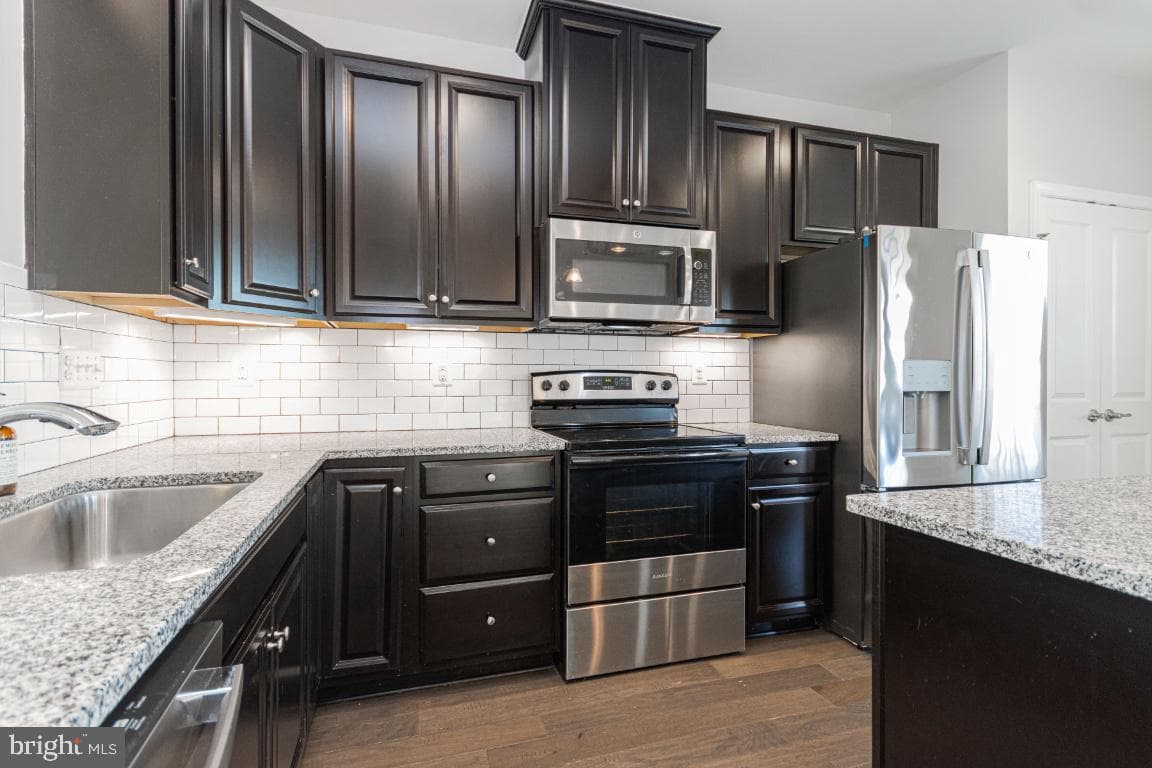 3009 Revere Street photo 7