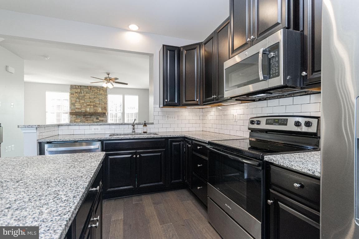 3009 Revere Street photo 8