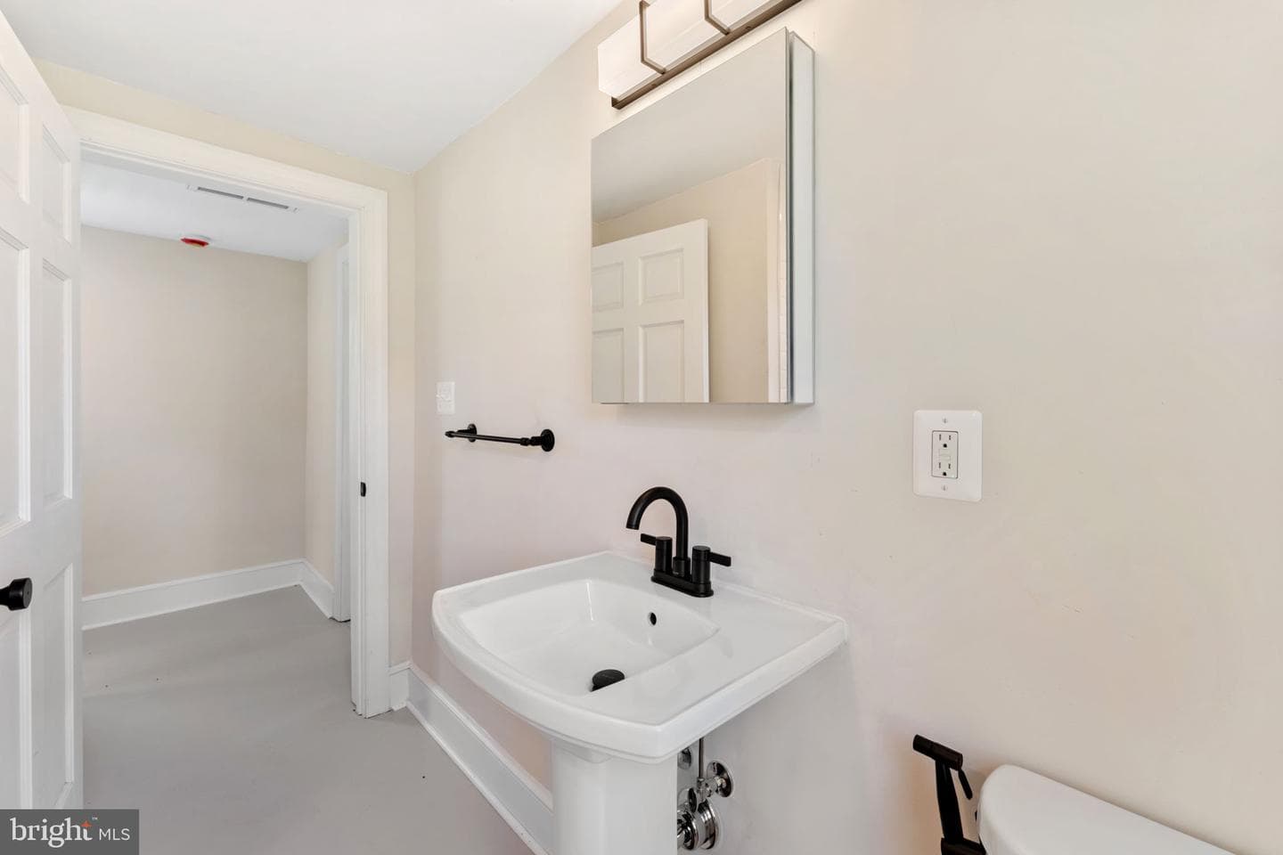 11066 Moreland Road photo 59