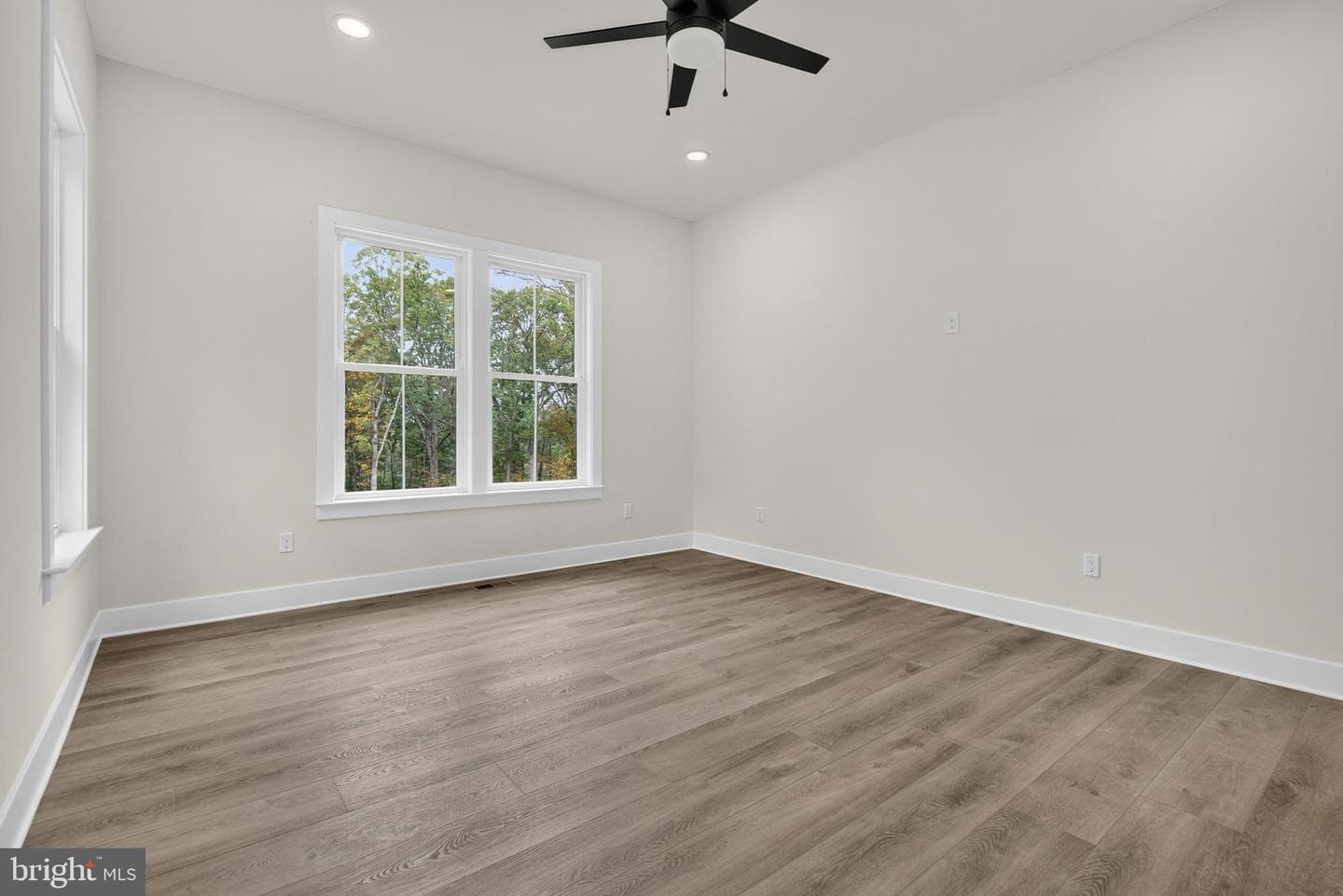 5355 Hillside Dr photo 31