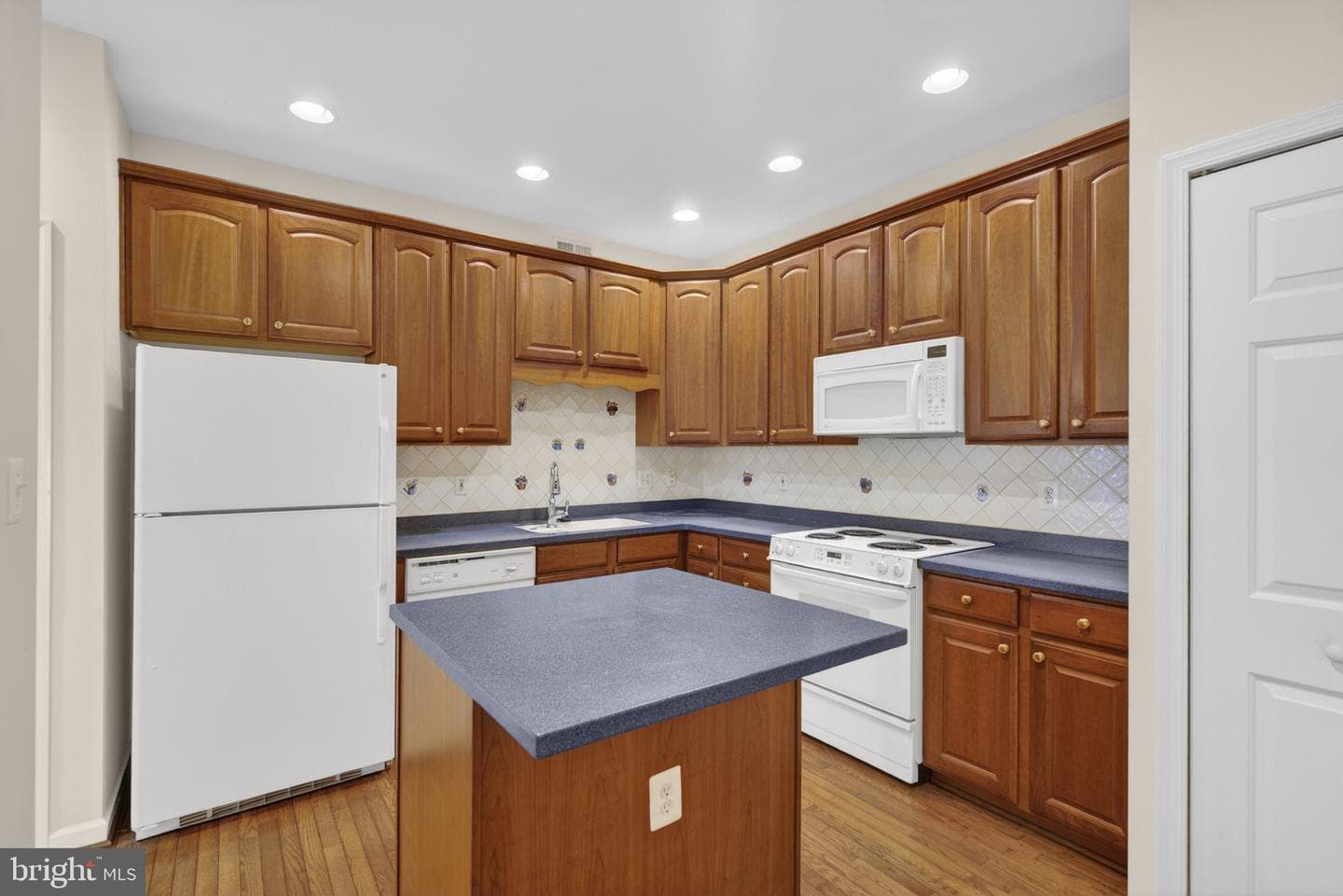 224 North View Circle photo 33