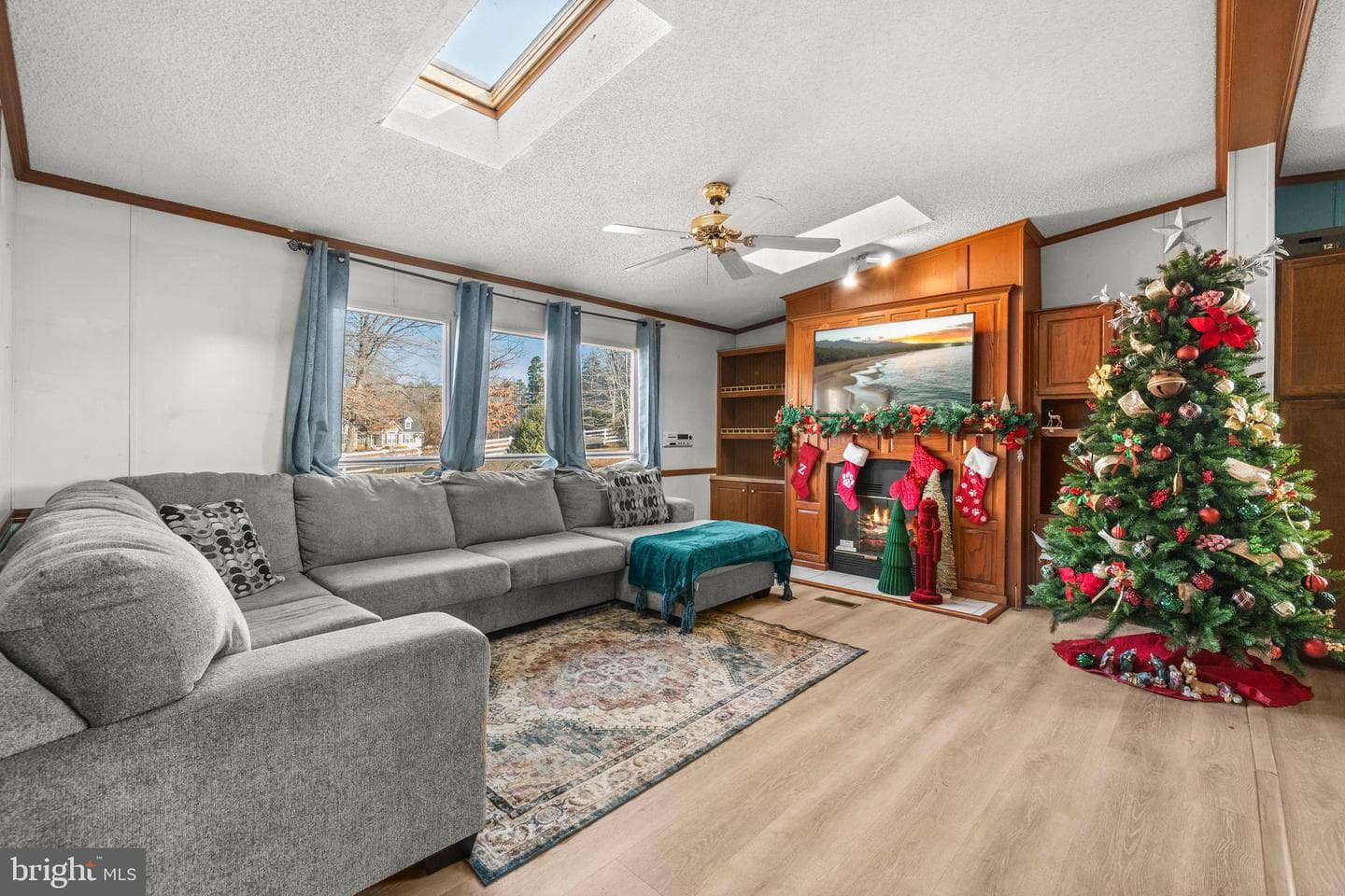 2057 Cottontail Lane photo 9