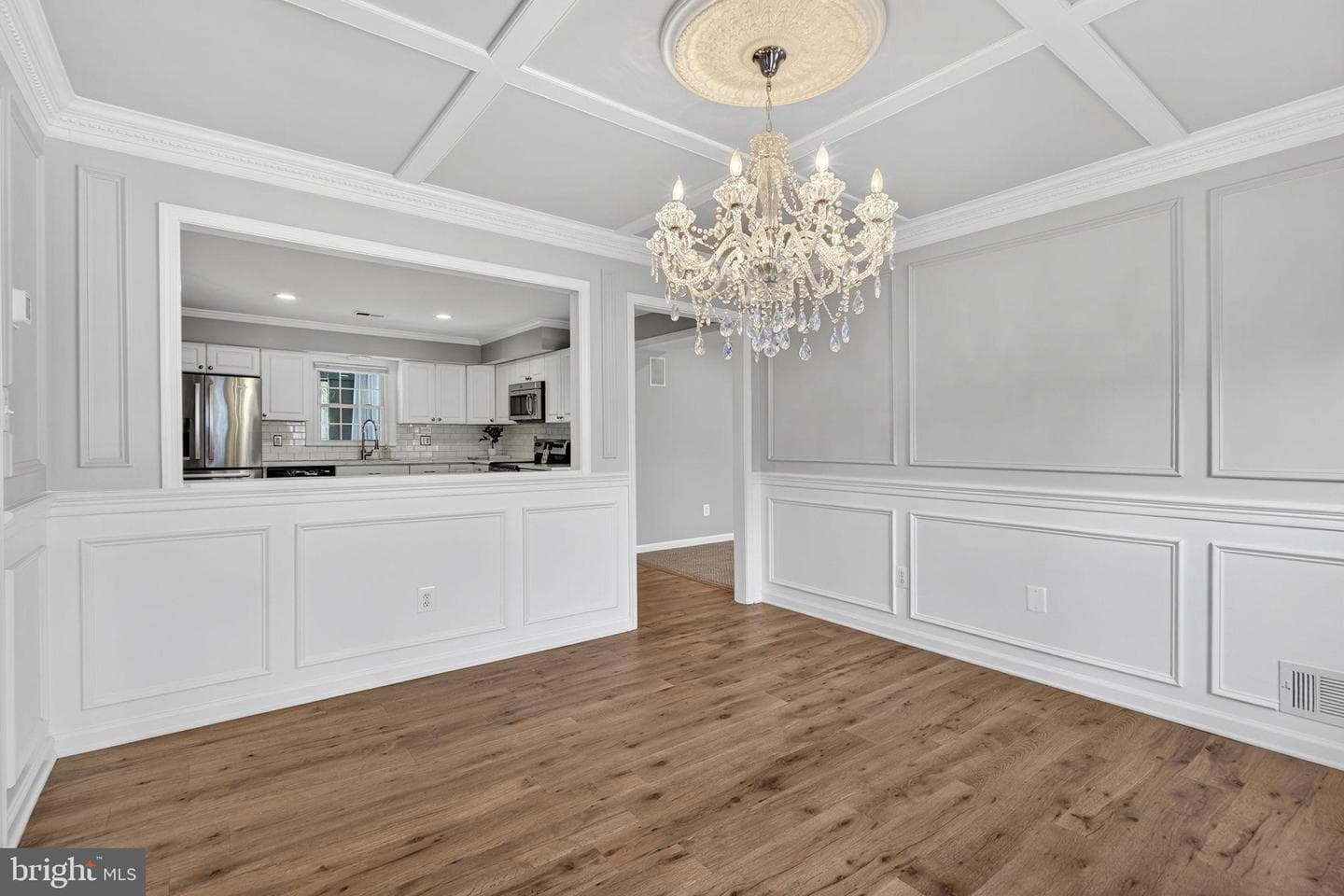 6389 Lancaster Drive photo 14