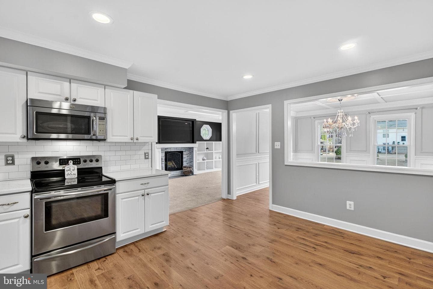 6389 Lancaster Drive photo 15