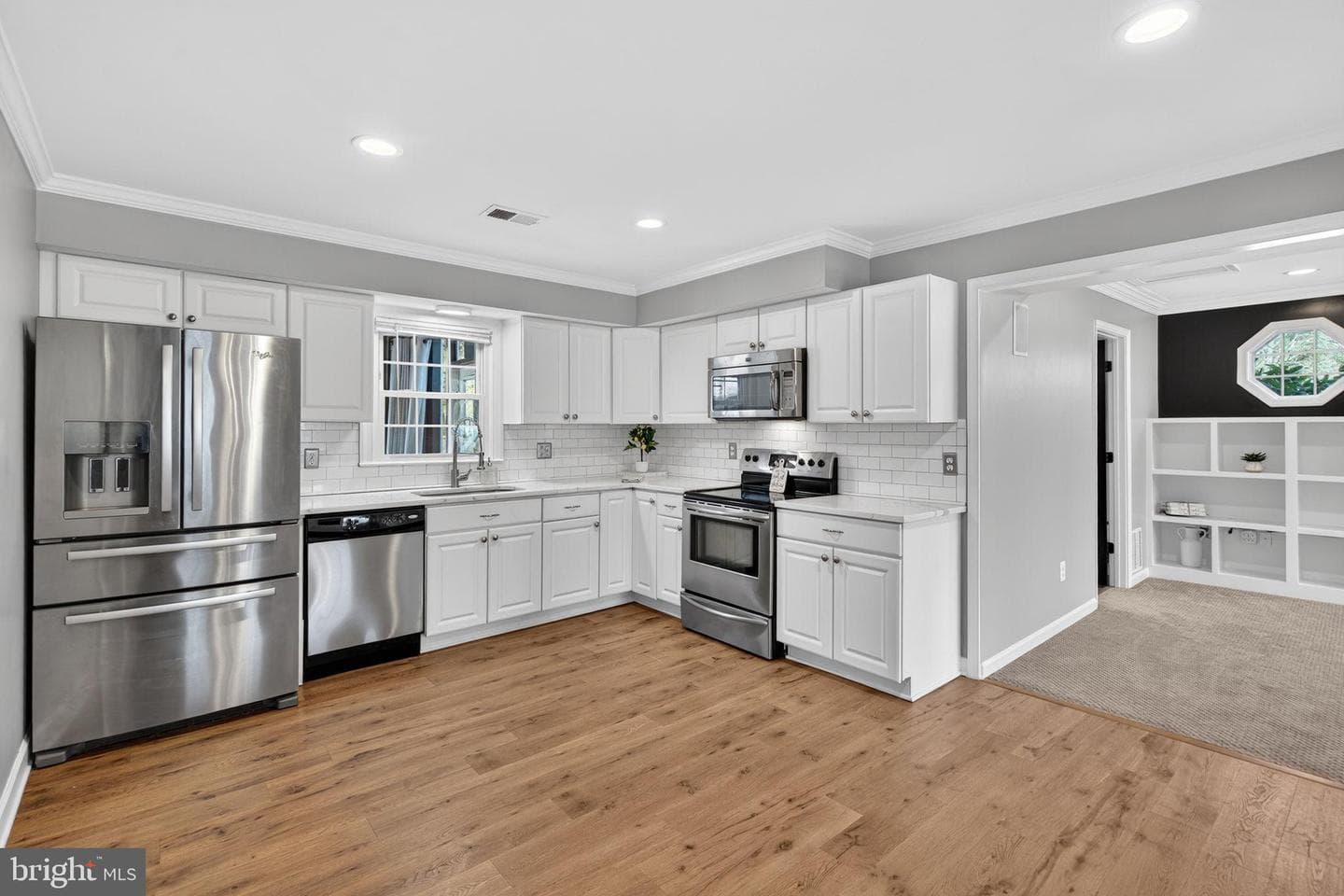 6389 Lancaster Drive photo 16