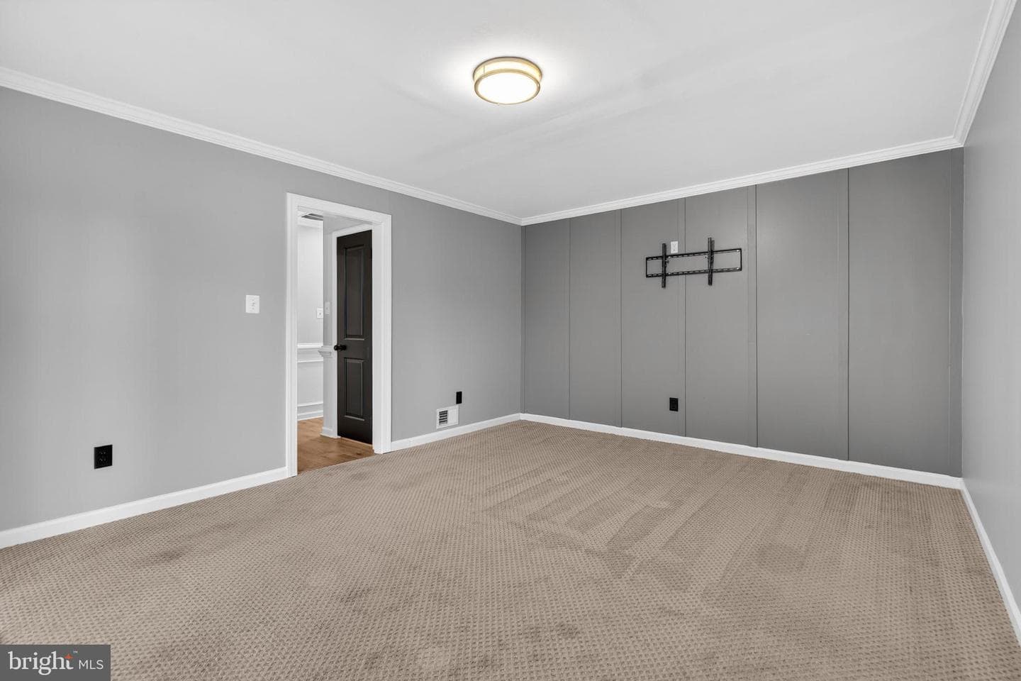 6389 Lancaster Drive photo 32