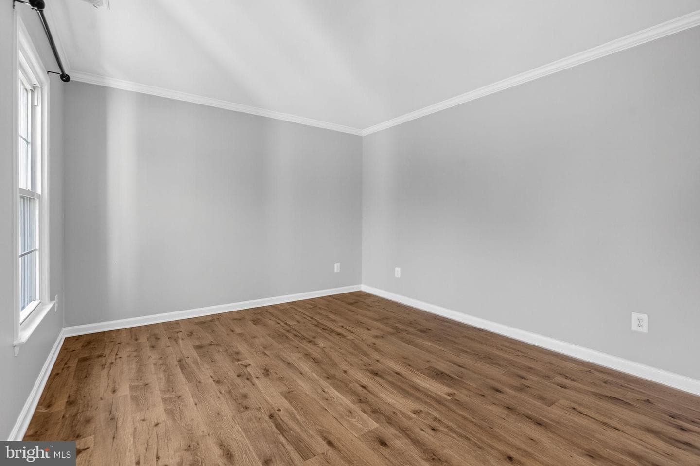 6389 Lancaster Drive photo 7