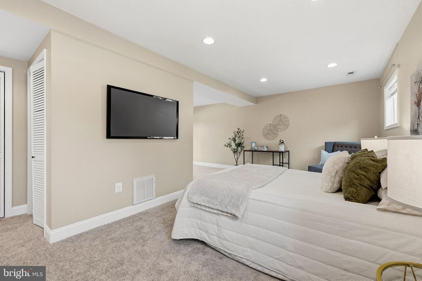 5666 Red Maple Court photo 23
