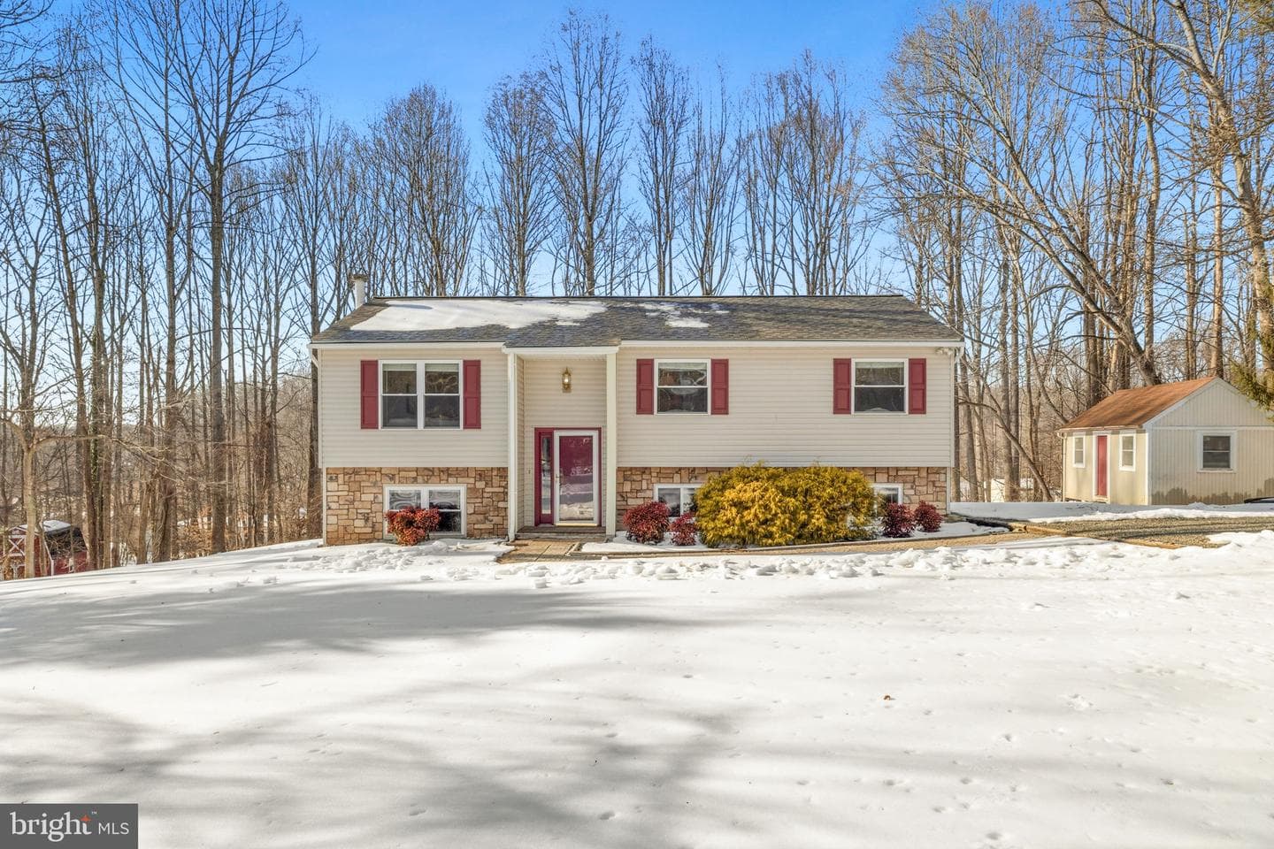 5666 Red Maple Court photo 3