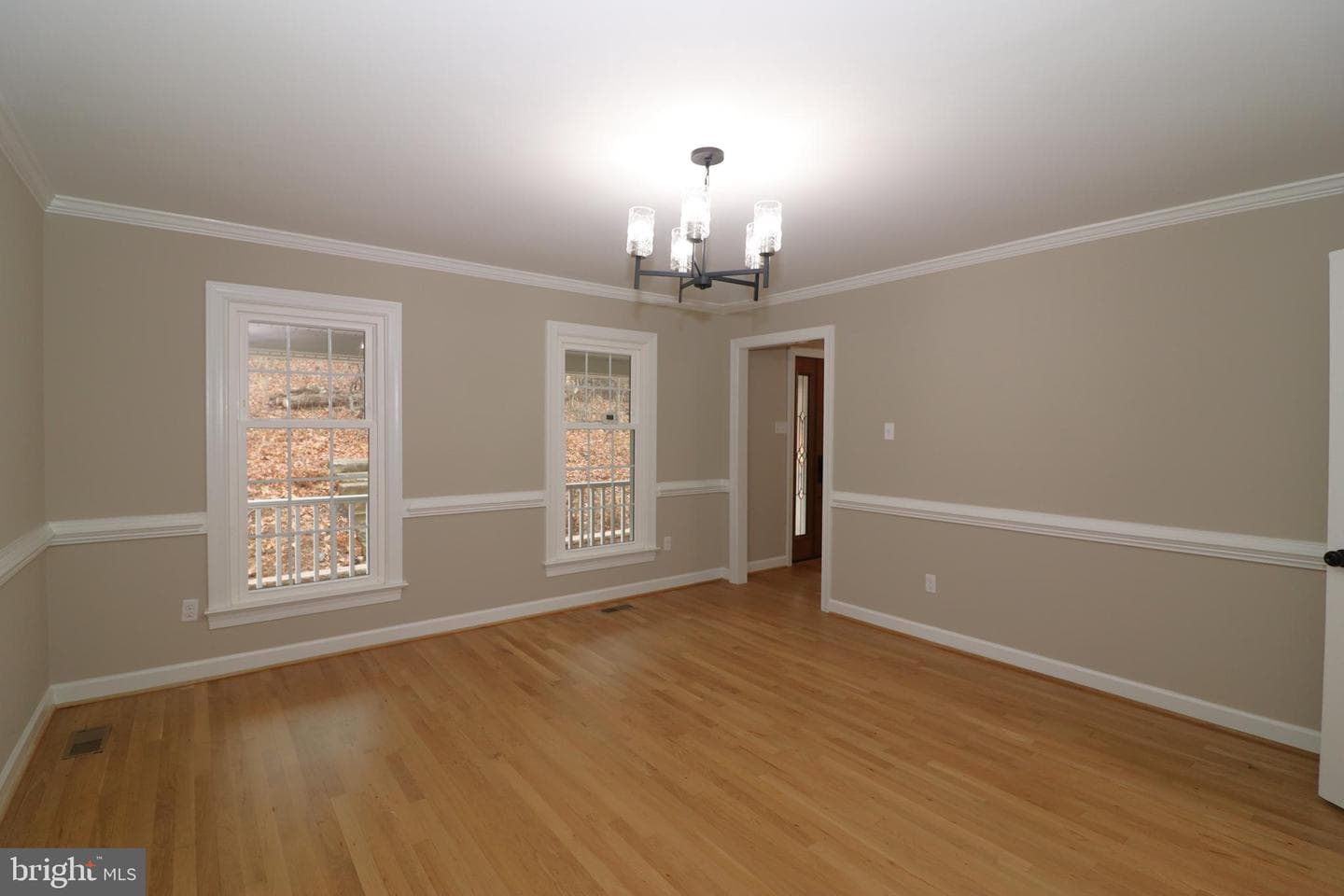 6885 Walnut Heights Drive photo 14