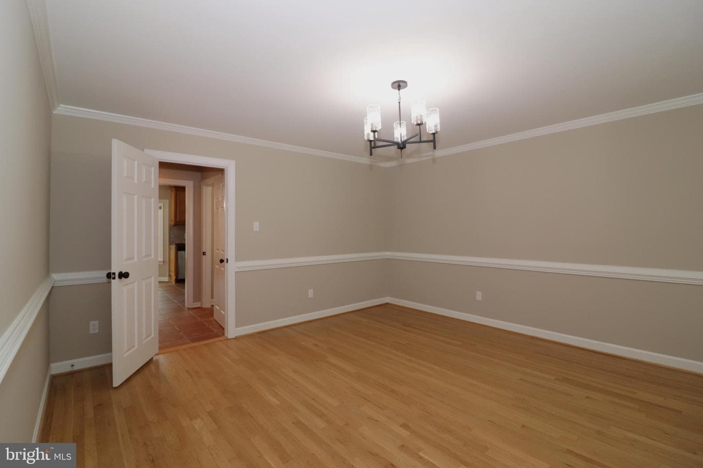 6885 Walnut Heights Drive photo 15