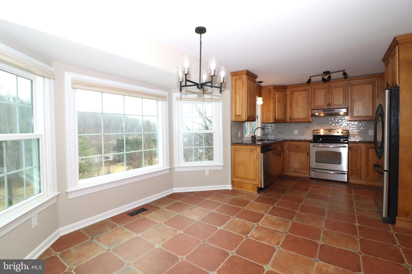 6885 Walnut Heights Drive photo 19