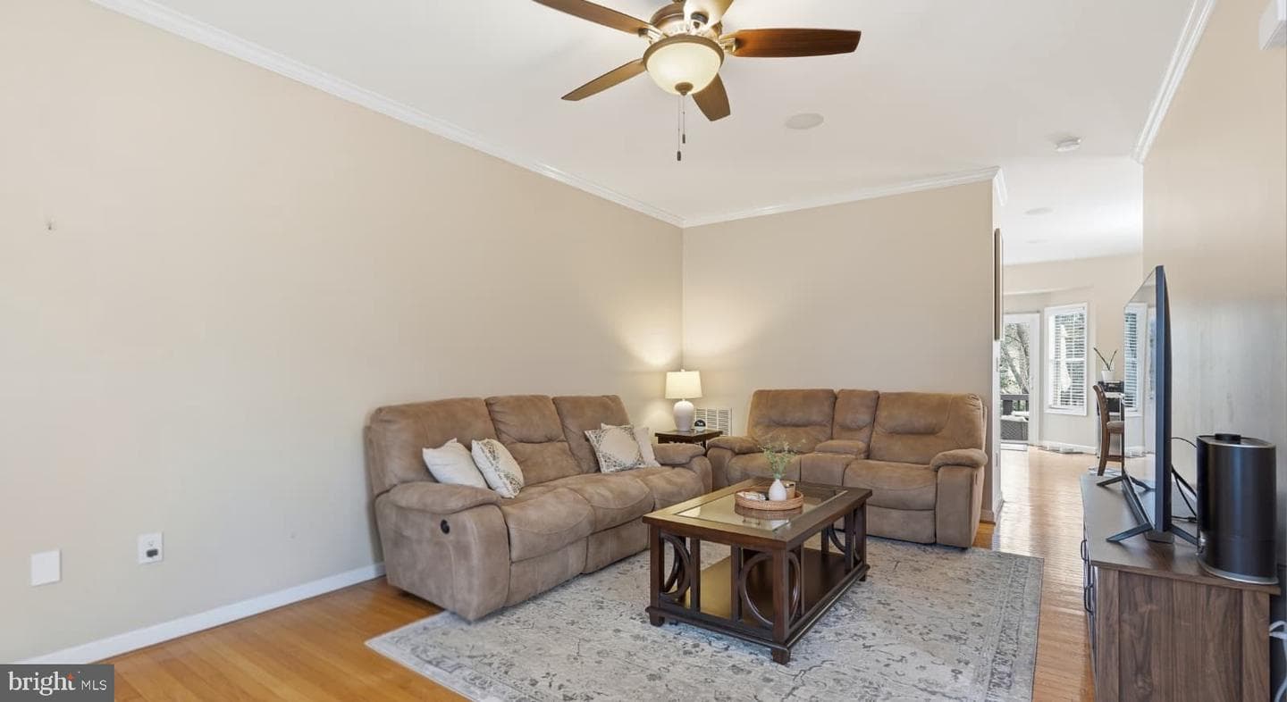 795 Col Edmonds Court photo 4