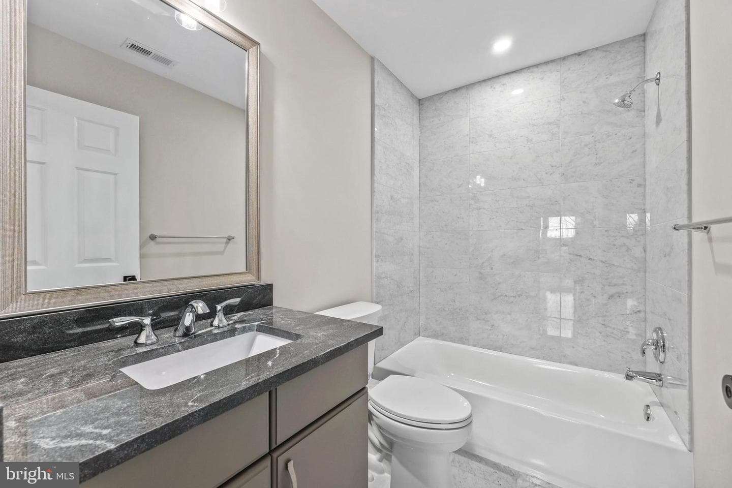 5393 Merry Oaks photo 32