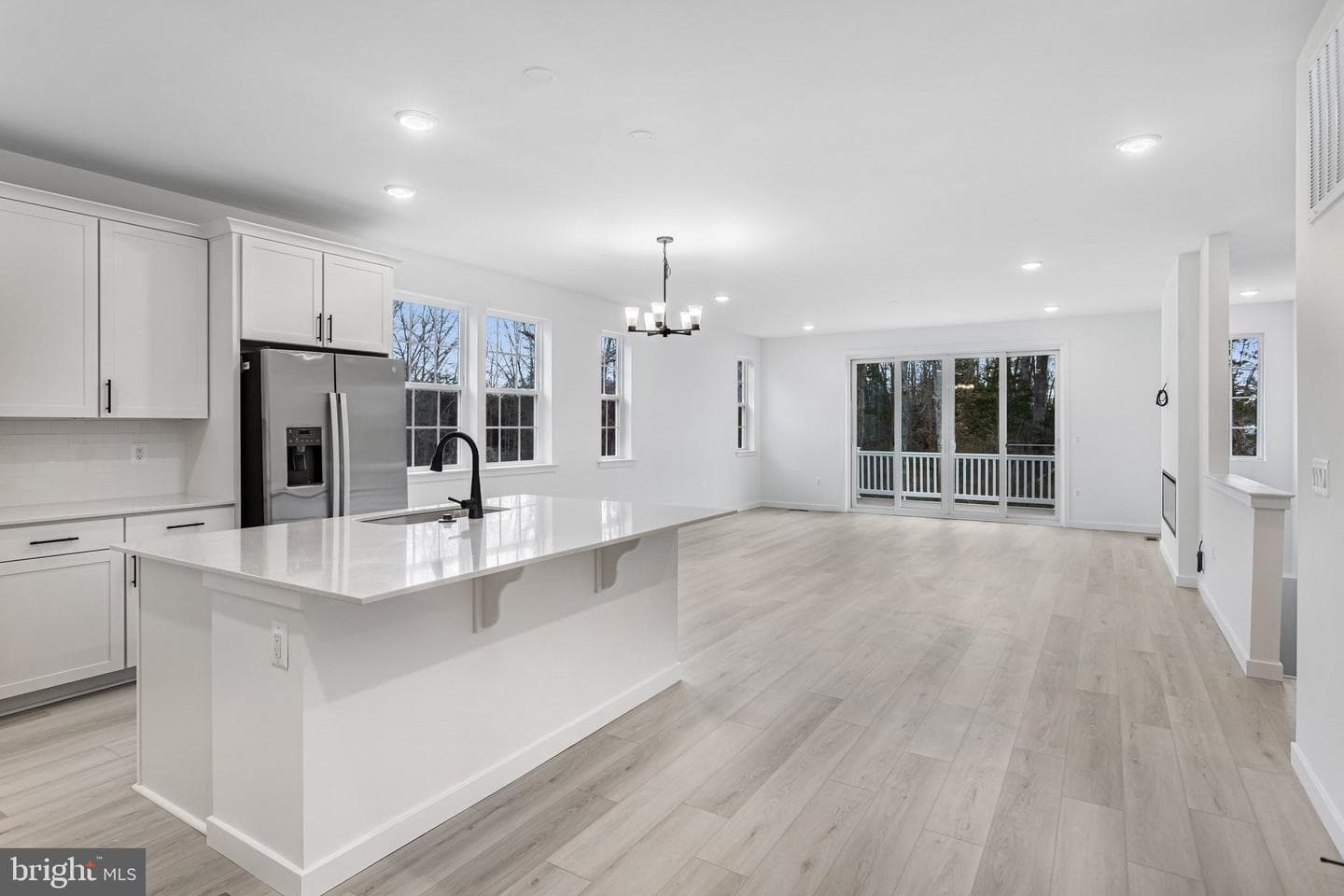 2079 Springvale Drive photo 10
