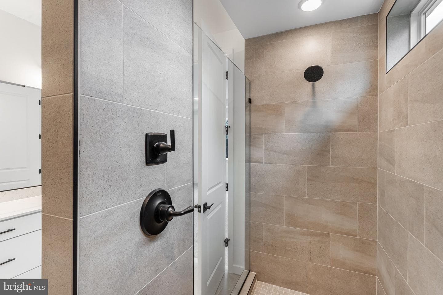 2079 Springvale Drive photo 22