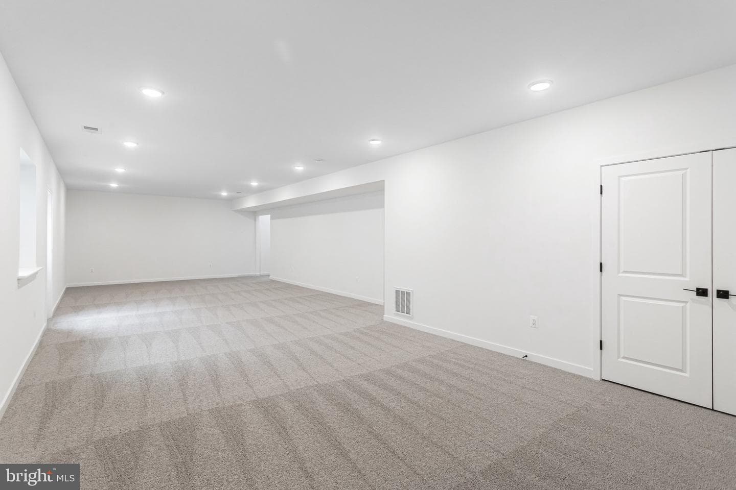 2079 Springvale Drive photo 26