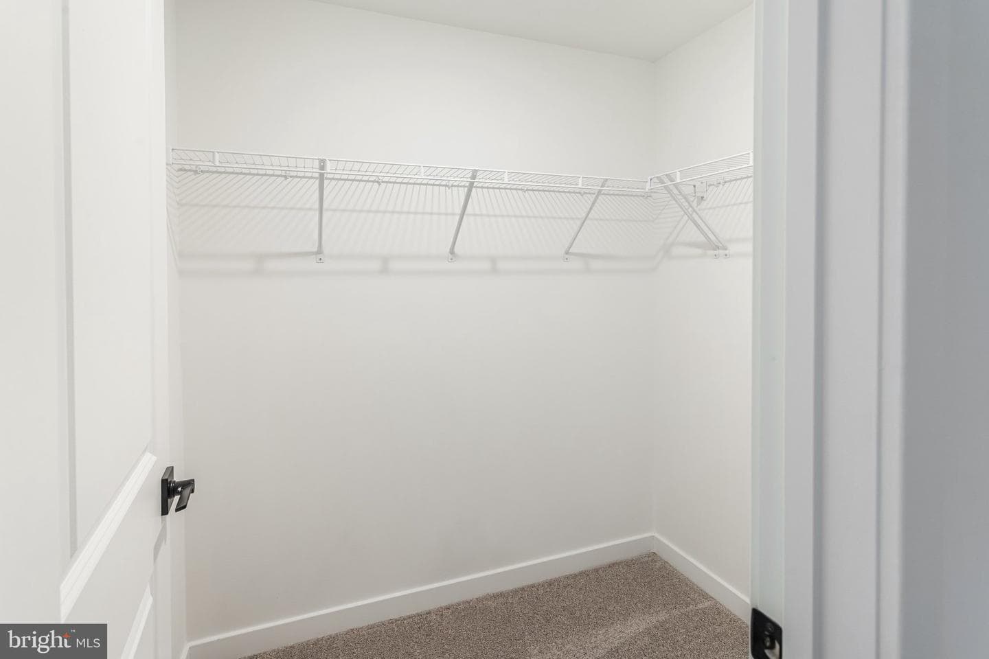 2079 Springvale Drive photo 32