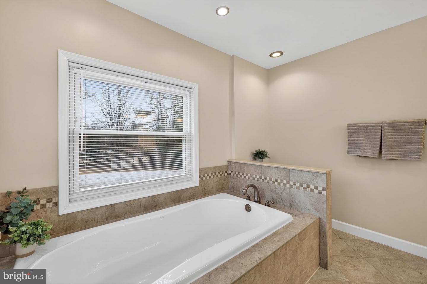 7243 Windsor Court photo 63