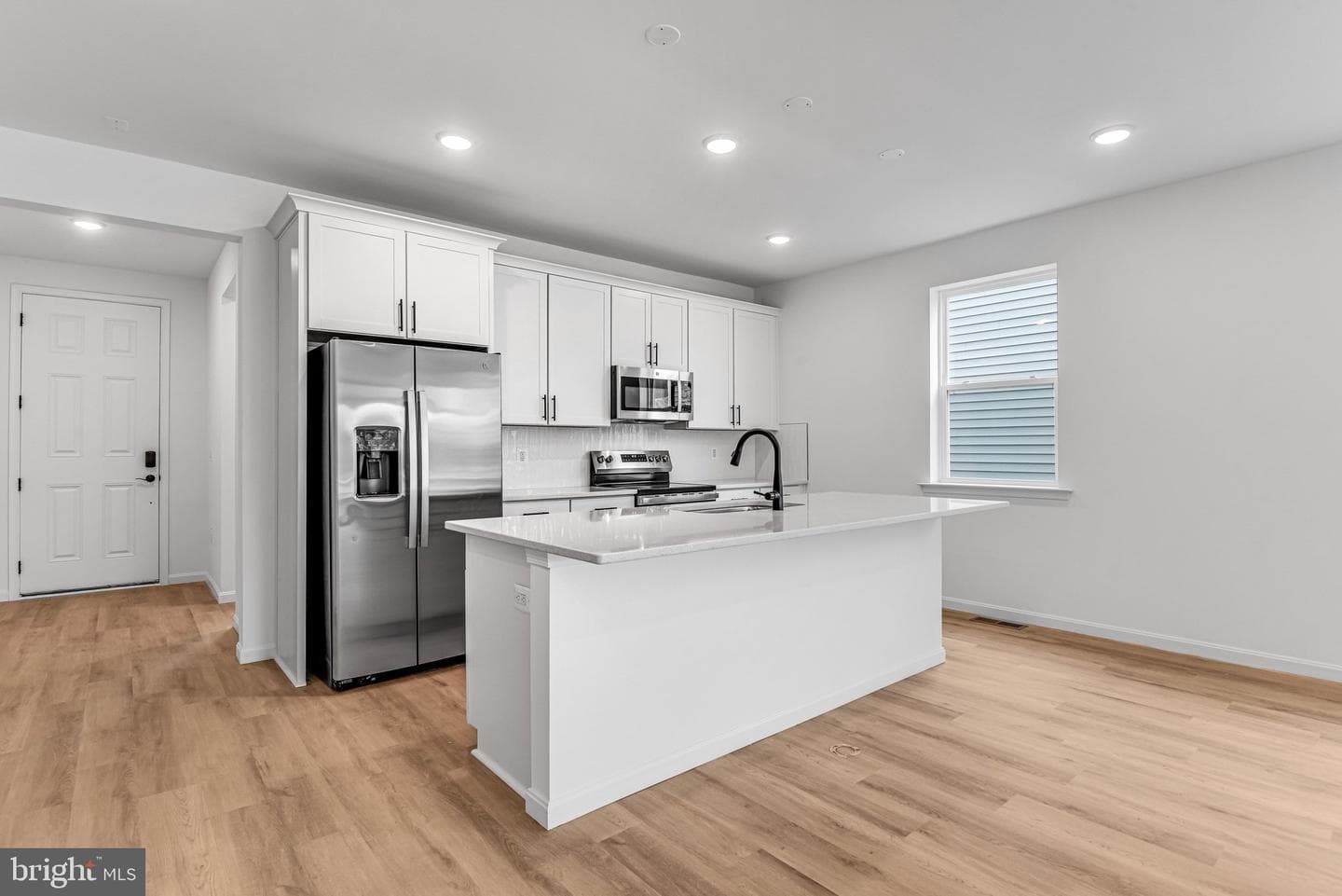 1079 Winter Place photo 10