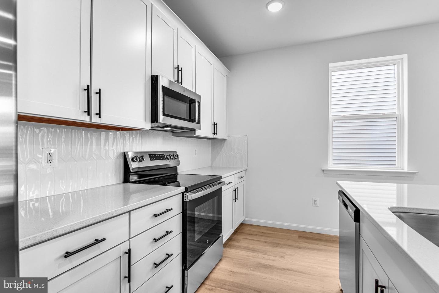 1079 Winter Place photo 12