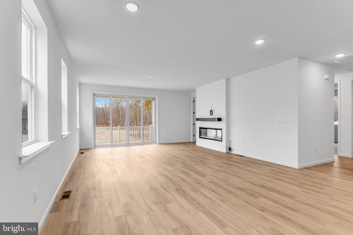 1079 Winter Place photo 14