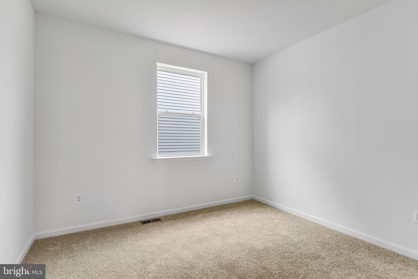 1079 Winter Place photo 16