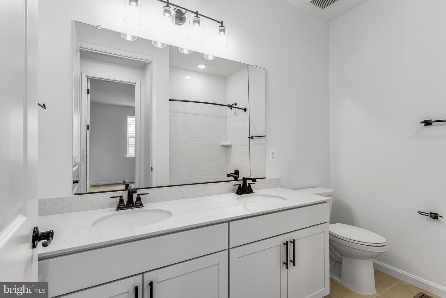 1079 Winter Place photo 20