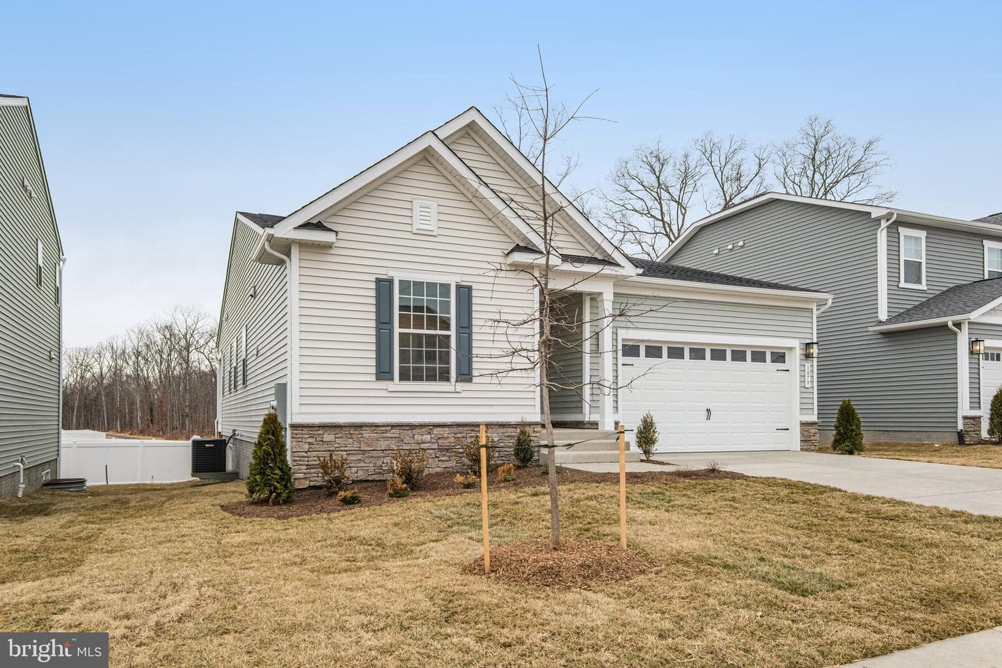 1079 Winter Place photo 6