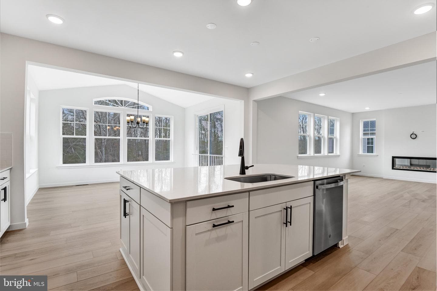 2063 Springvale Drive photo 20