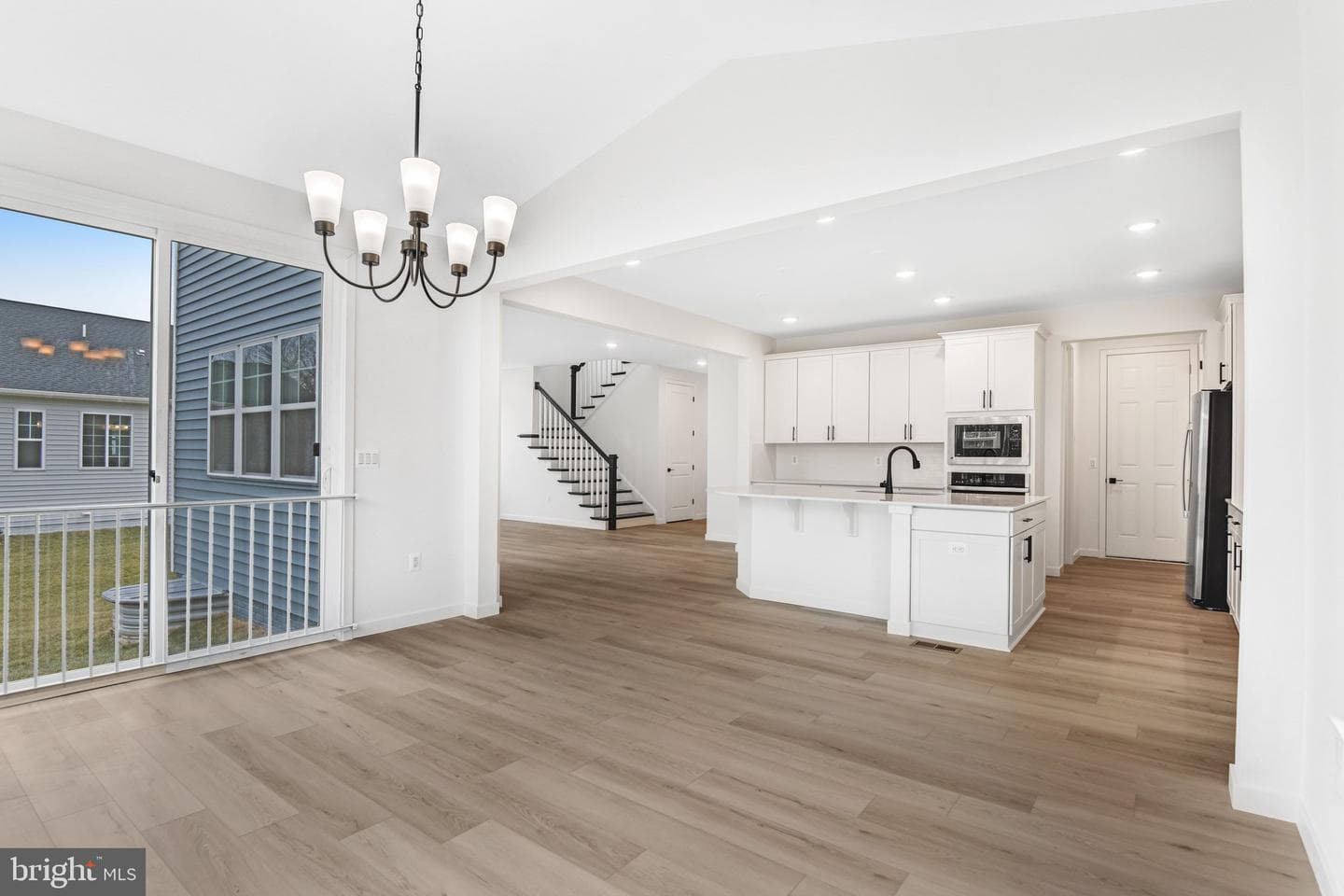 2063 Springvale Drive photo 23