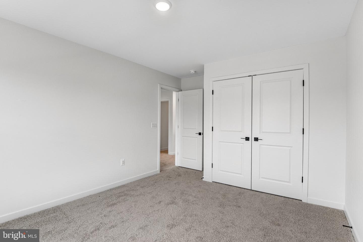 2063 Springvale Drive photo 25