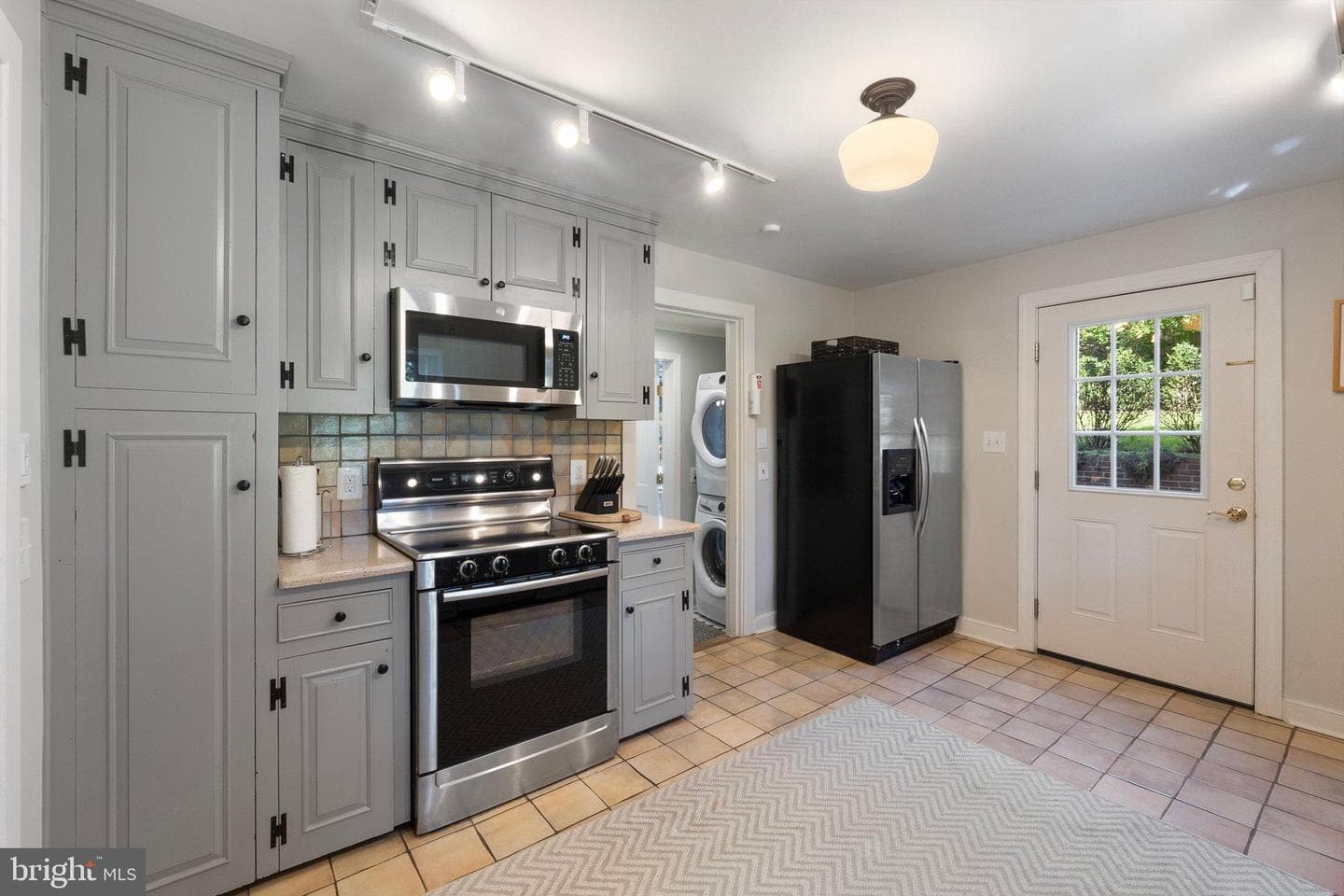 677 Federal Street photo 29
