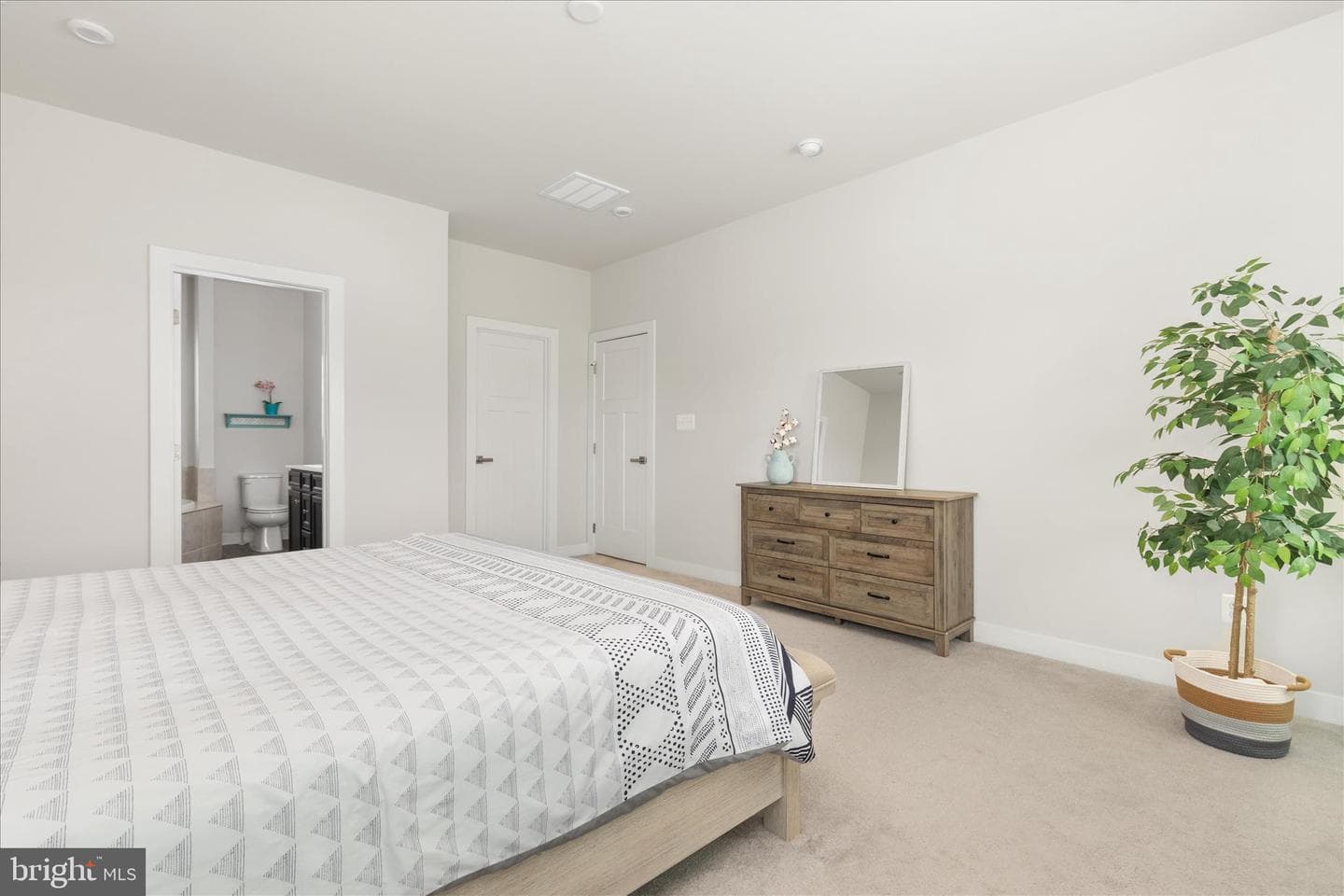 4101 Clarke Street photo 29