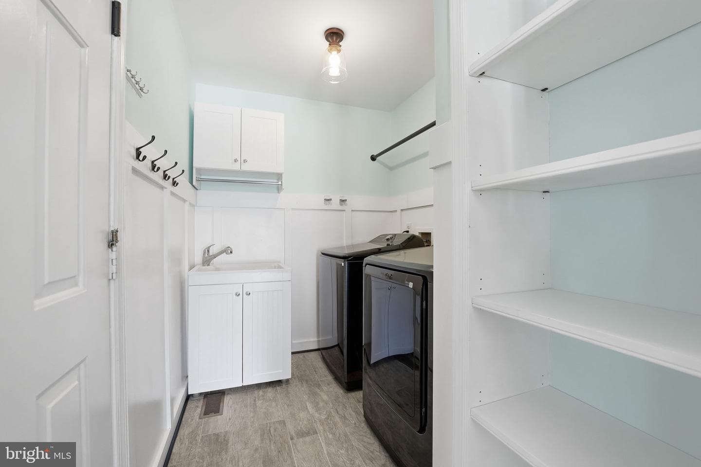 468 Devon Drive photo 24