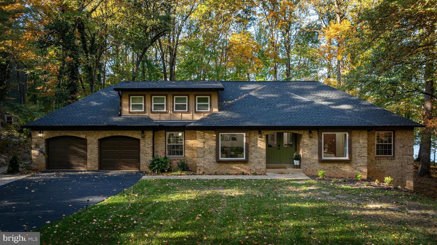 4386 Lakewood Drive photo 2