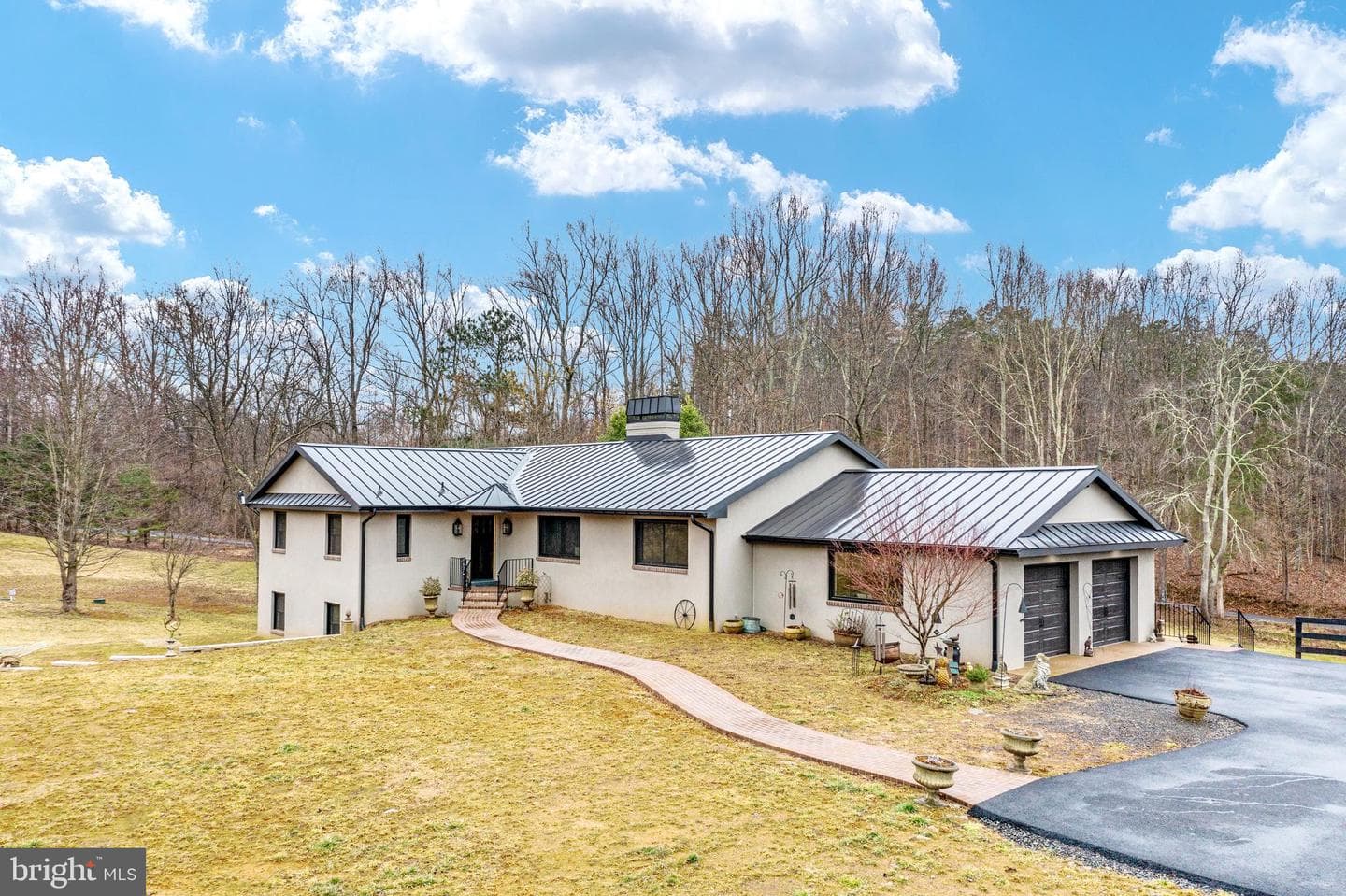 7464 Wilson Road photo 2