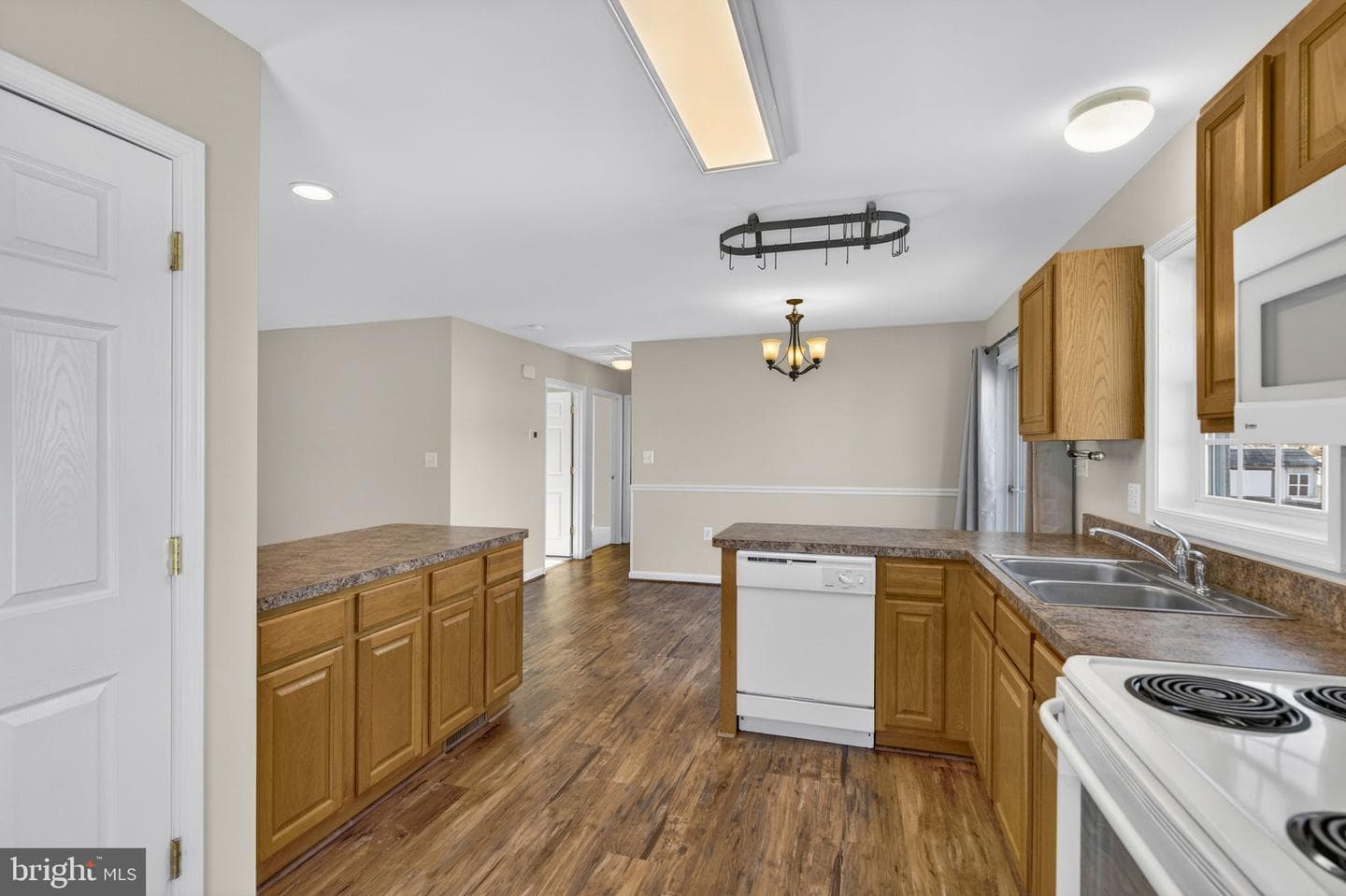 186 Sterling Court photo 15