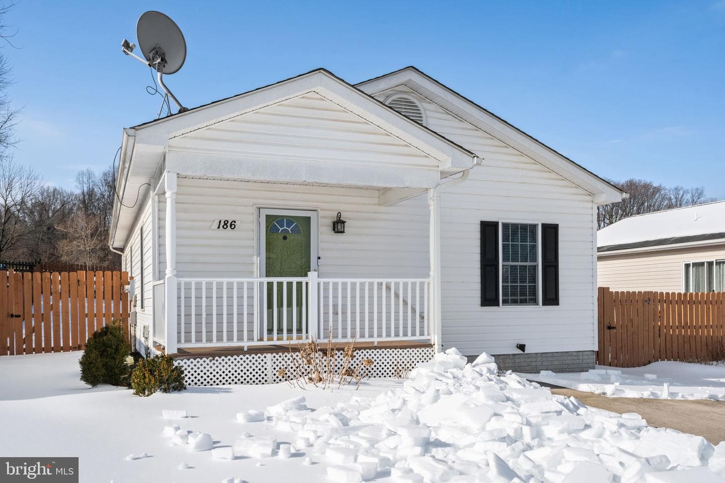 186 Sterling Court photo 2