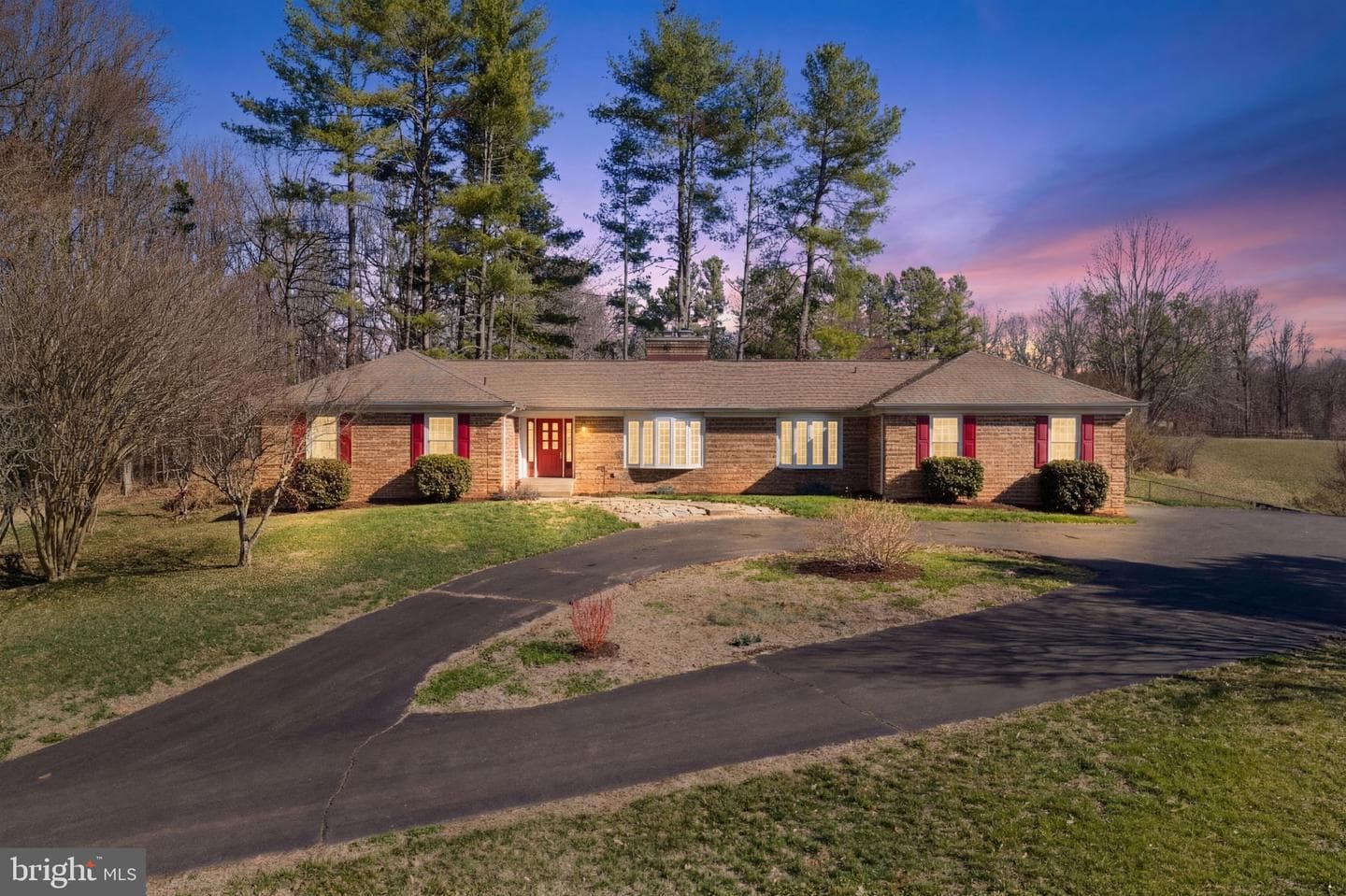 5142 Fairview Lane photo 2