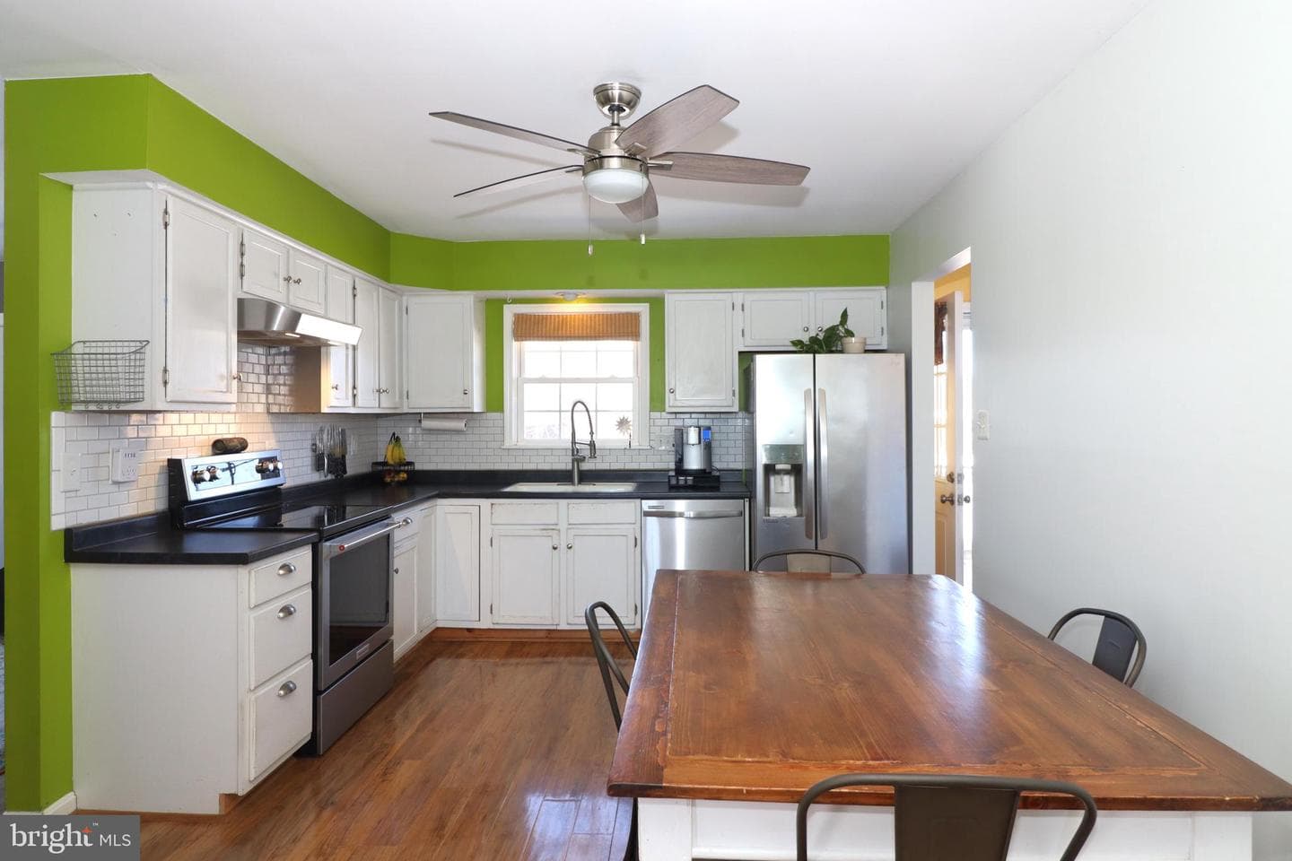 11210 Edgewood Drive photo 8