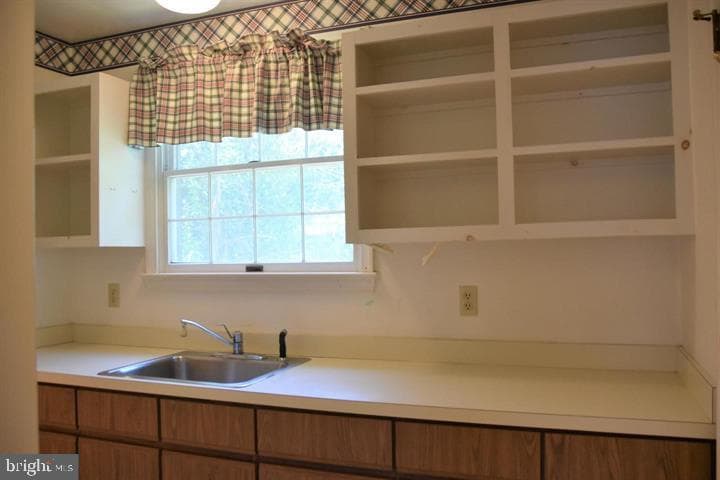 8332 Mauzy Square photo 15
