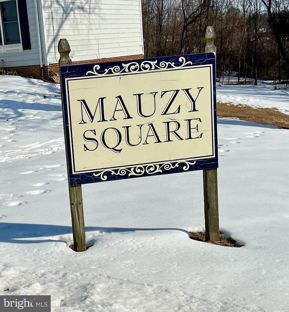 8332 Mauzy Square photo 25