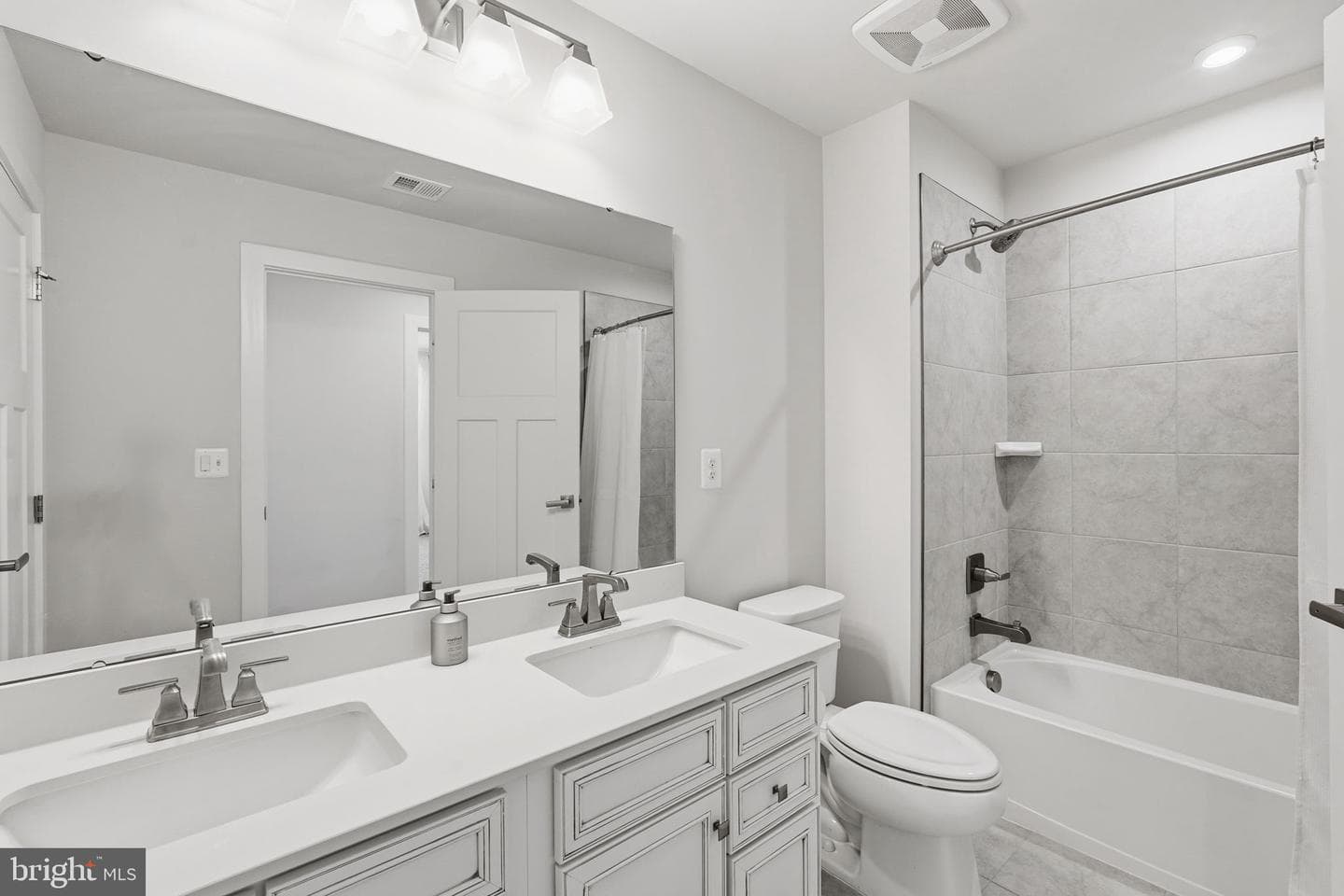 6530 Bob White Drive photo 23
