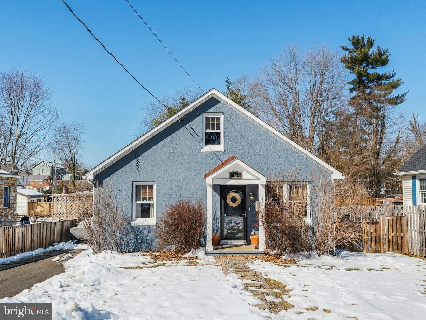 190 Sycamore Street photo 2