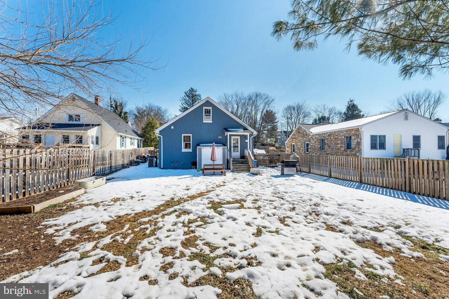 190 Sycamore Street photo 30