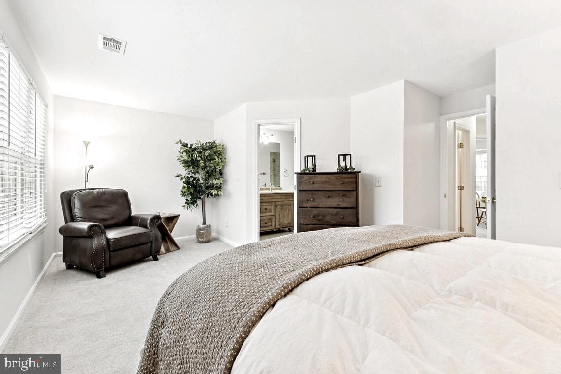 219 Fernwood Place photo 10
