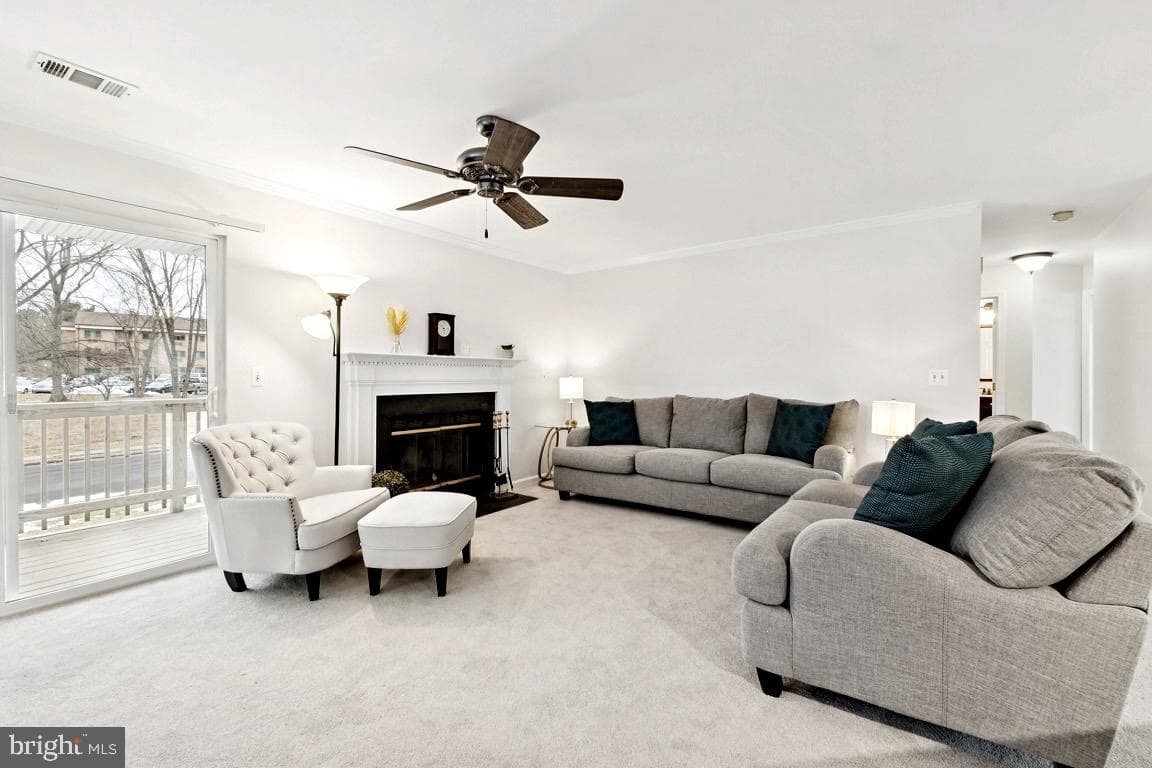 219 Fernwood Place photo 4