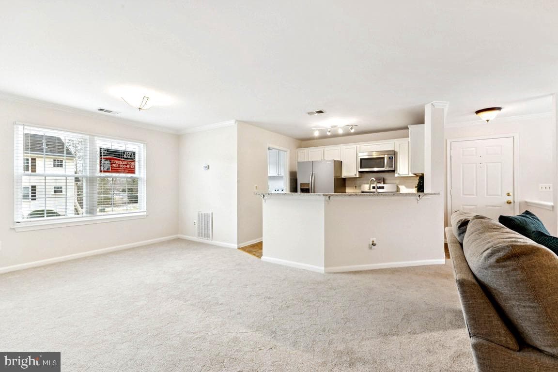 219 Fernwood Place photo 8