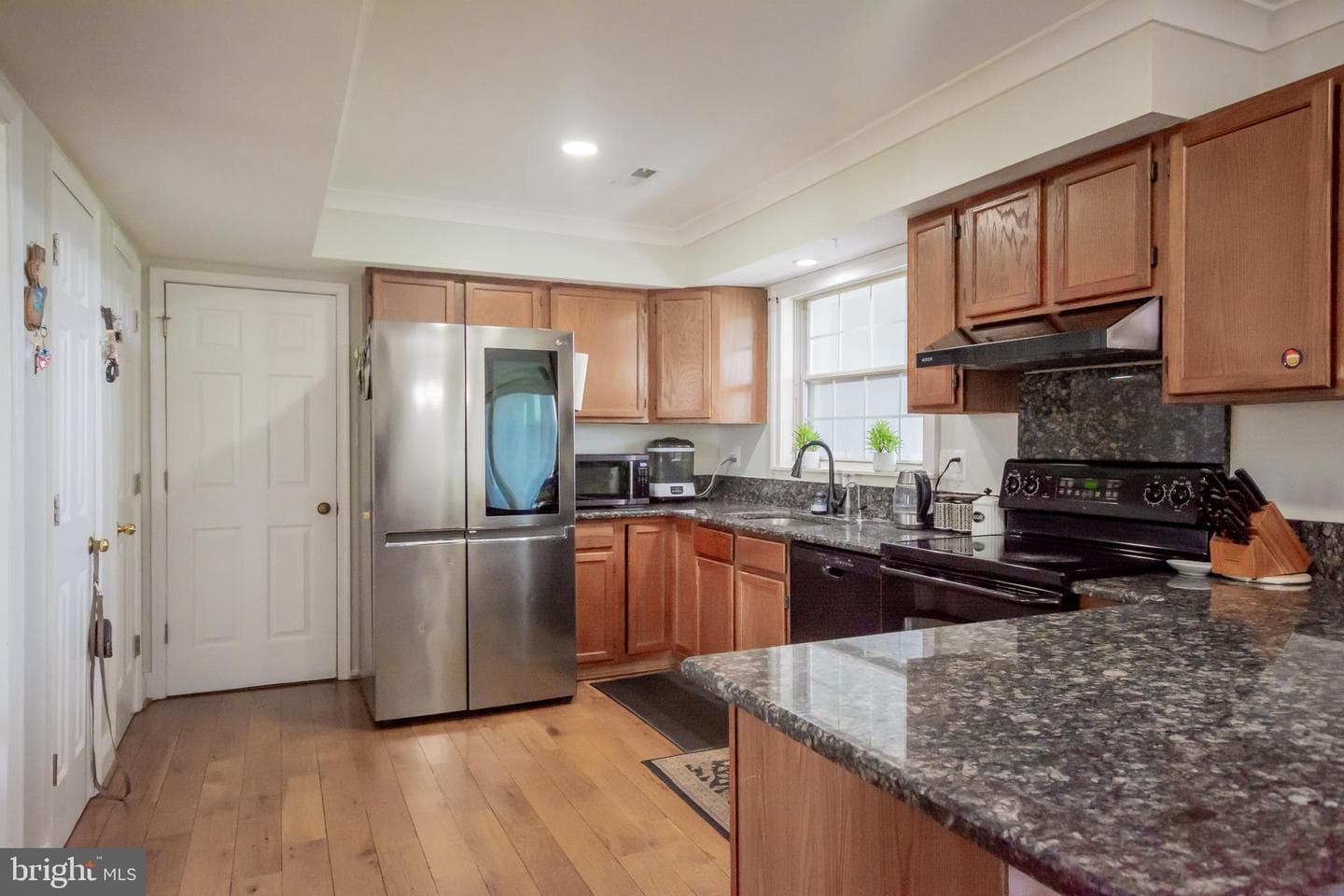 6867 Maplewood Drive photo 11